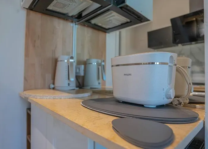 Hotel Singola Con Ac, Tv, Wi-fi E Cucina